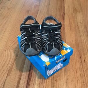 Boys Velcro sandals size 9.